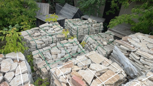 Плитняк гранитный галтованный купить в Балашихе