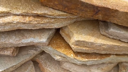 Плитняк златолит жёлтый золотистый для отмостки купить в Балашихе