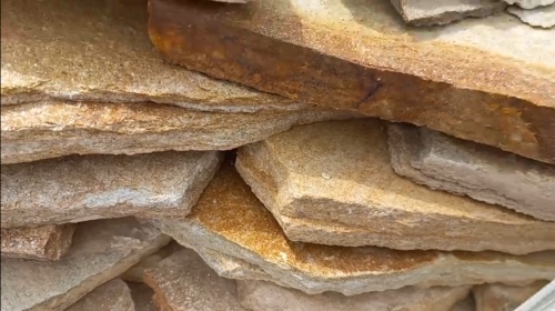 Плитняк златолит жёлтый золотистый для отмостки купить в Балашихе