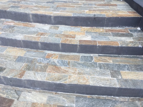 Плитка из Златолита Уральского для лестницы купить в Балашихе