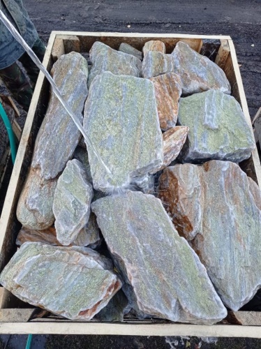 Златолит жёлтый, жёлто-зелёный глыбки и валуны для ланшафтного дизайна купить в Балашихе