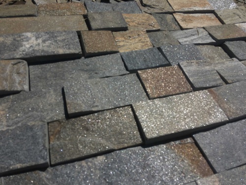 Плитка пилёная златолит Уральский для цоколя, отмостки купить в Балашихе