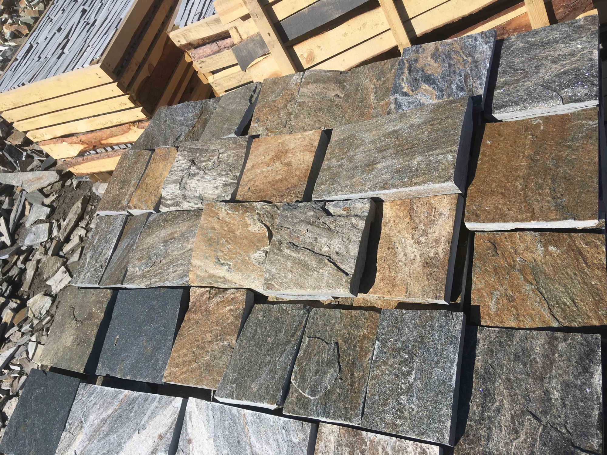 Плитка пилёная златолит Уральский для фасада купить в Балашихе