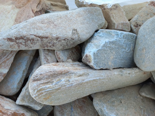 Златолит жёлтый, жёлто-зелёный глыбки и валуны для ланшафтного дизайна купить в Балашихе