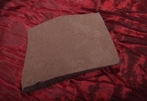 Плитняк лемезит бордовый для цоколя 1,5-2 см купить в Балашихе