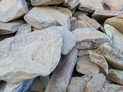 Златолит жёлтый, жёлто-зелёный глыбки и валуны для ланшафтного дизайна купить в Балашихе