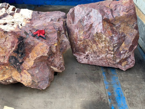 Ландшафтные глыбы красно-фиолетовые 200-1000 килограмм купить в Балашихе